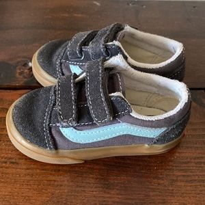 Toddler Classic Leather Velcro Vans Sneakers